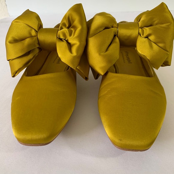 Jeffrey Campbell Anthropologie Flats 7.5 Yellow Satin Oversized Big Bow Coquette - Picture 7 of 12